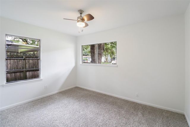 527 Gardenia Street, Lake Jackson, TX 77566