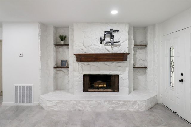 527 Gardenia Street, Lake Jackson, TX 77566