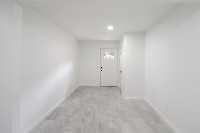 527 Gardenia Street, Lake Jackson, TX 77566