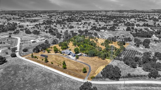 8656 Rose Marie Dr, Valley Springs, CA 95252