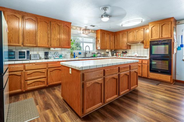 8656 Rose Marie Dr, Valley Springs, CA 95252