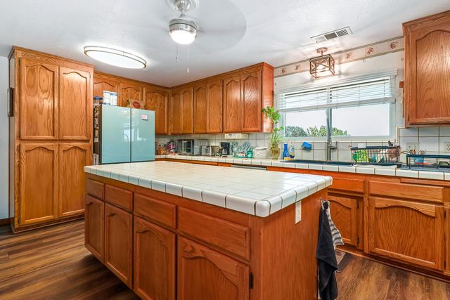 8656 Rose Marie Dr, Valley Springs, CA 95252