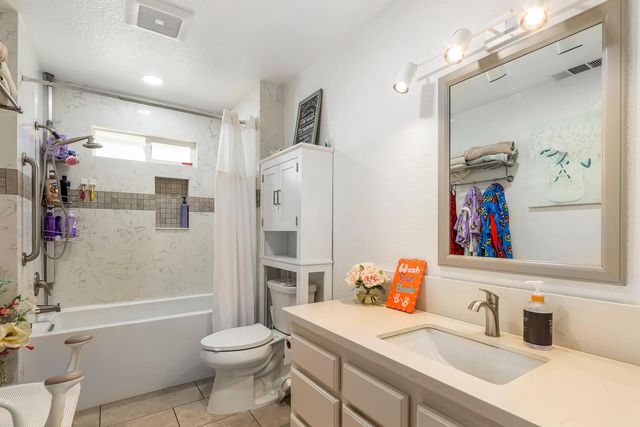 8656 Rose Marie Dr, Valley Springs, CA 95252