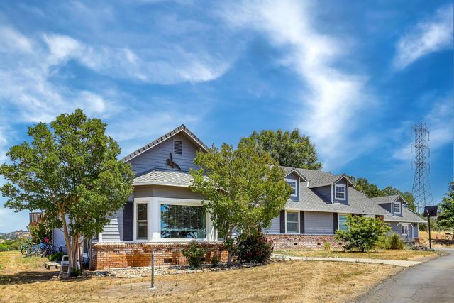 8656 Rose Marie Dr, Valley Springs, CA 95252