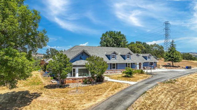 8656 Rose Marie Dr, Valley Springs, CA 95252