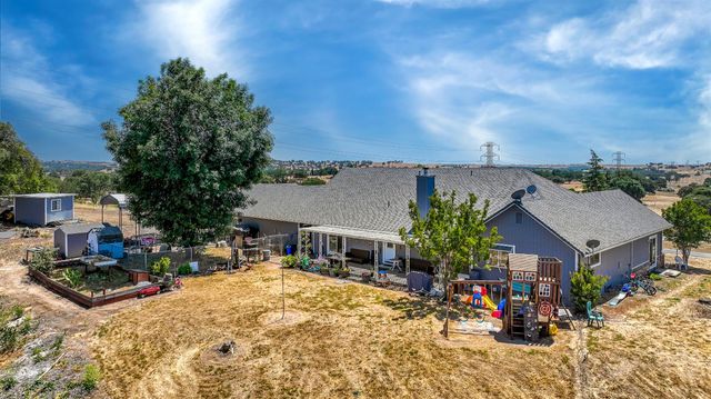 8656 Rose Marie Dr, Valley Springs, CA 95252