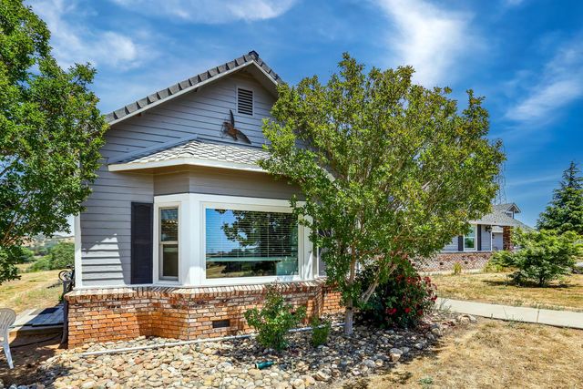 8656 Rose Marie Dr, Valley Springs, CA 95252