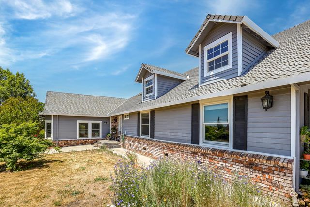 8656 Rose Marie Dr, Valley Springs, CA 95252