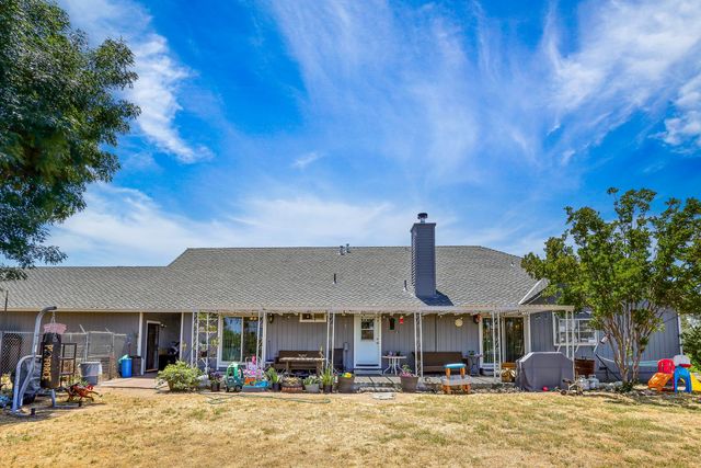 8656 Rose Marie Dr, Valley Springs, CA 95252