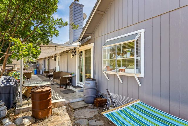 8656 Rose Marie Dr, Valley Springs, CA 95252