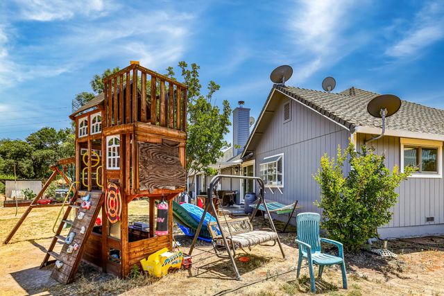 8656 Rose Marie Dr, Valley Springs, CA 95252