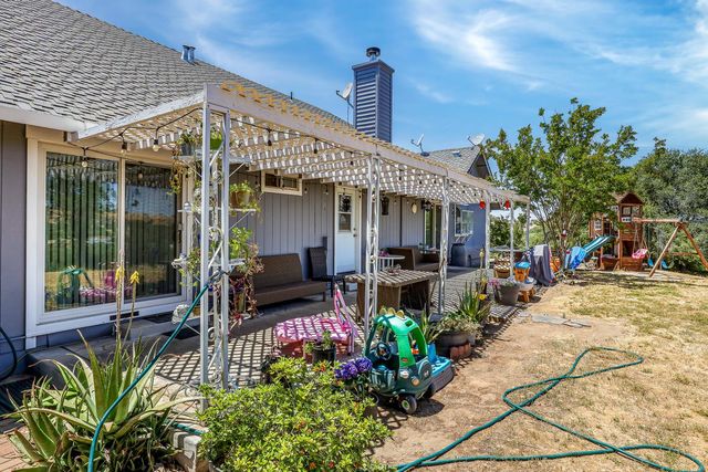 8656 Rose Marie Dr, Valley Springs, CA 95252