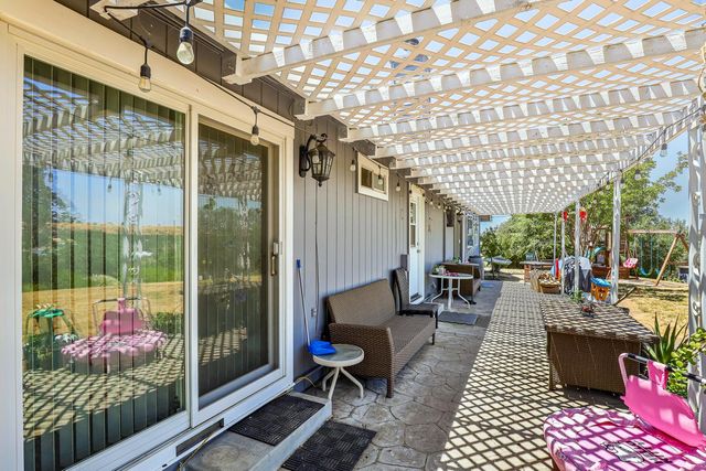 8656 Rose Marie Dr, Valley Springs, CA 95252