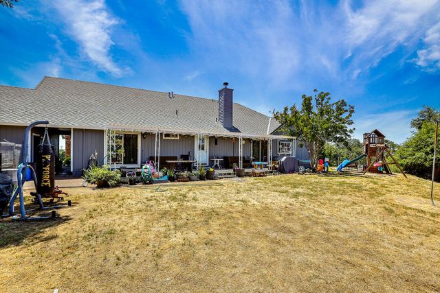 8656 Rose Marie Dr, Valley Springs, CA 95252