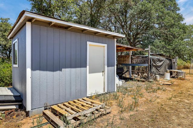 8656 Rose Marie Dr, Valley Springs, CA 95252