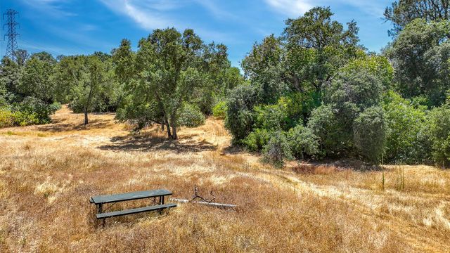 8656 Rose Marie Dr, Valley Springs, CA 95252
