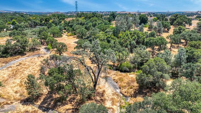 8656 Rose Marie Dr, Valley Springs, CA 95252