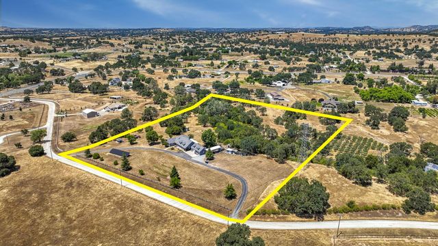 8656 Rose Marie Dr, Valley Springs, CA 95252