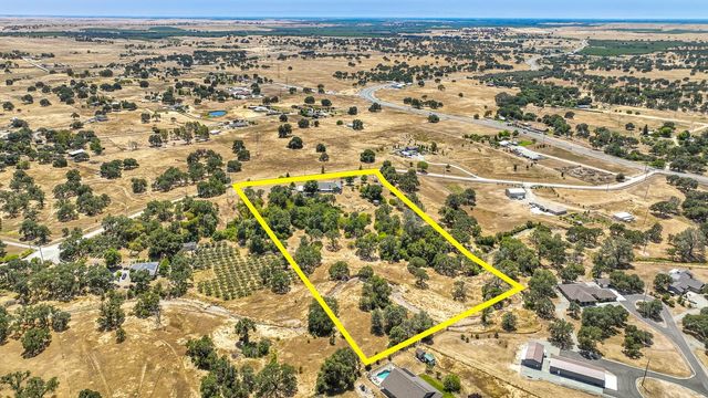 8656 Rose Marie Dr, Valley Springs, CA 95252