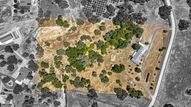 8656 Rose Marie Dr, Valley Springs, CA 95252