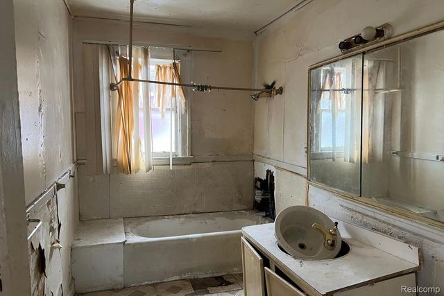 1315 Newport Street, Detroit, MI 48215