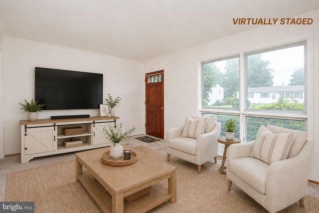 800 W 15TH ST, Front Royal, VA 22630