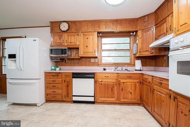 800 W 15TH ST, Front Royal, VA 22630