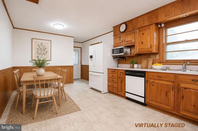 800 W 15TH ST, Front Royal, VA 22630