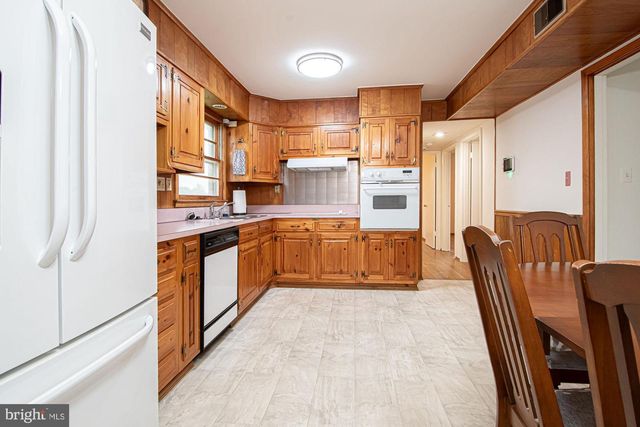 800 W 15TH ST, Front Royal, VA 22630