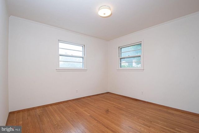 800 W 15TH ST, Front Royal, VA 22630