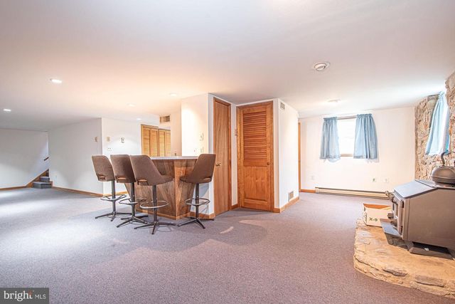 800 W 15TH ST, Front Royal, VA 22630