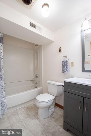 800 W 15TH ST, Front Royal, VA 22630