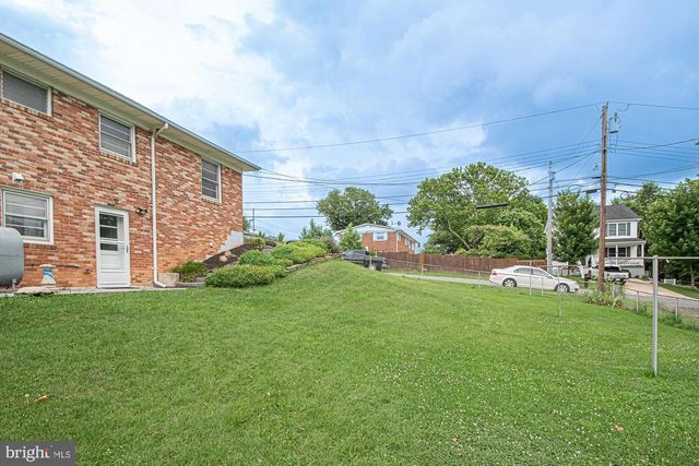 800 W 15TH ST, Front Royal, VA 22630