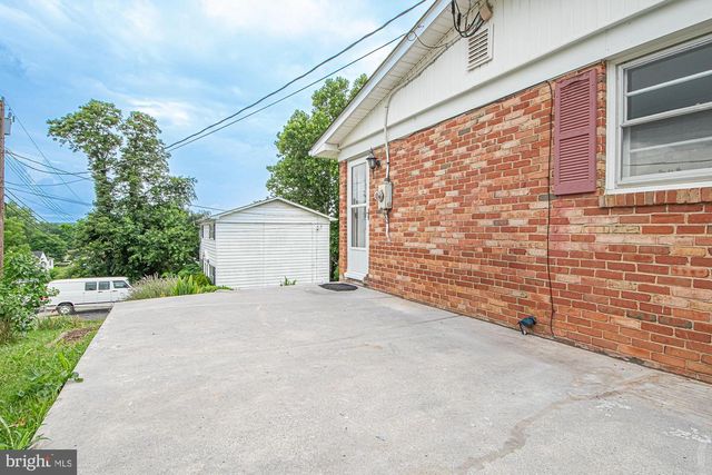 800 W 15TH ST, Front Royal, VA 22630