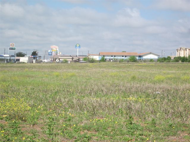 302 E OVERLAND Trail, Abilene, TX 79601