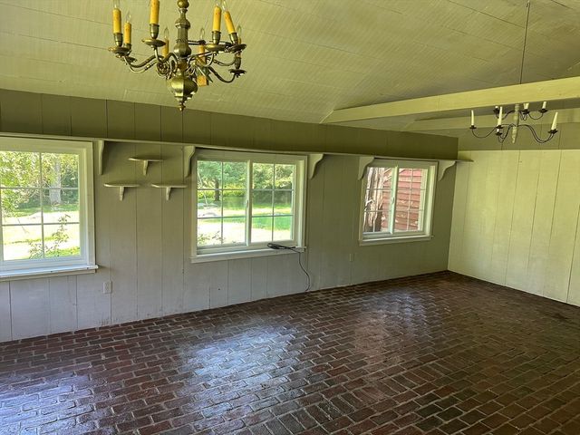 575 Old West Brookfield Rd, Warren, MA 01083
