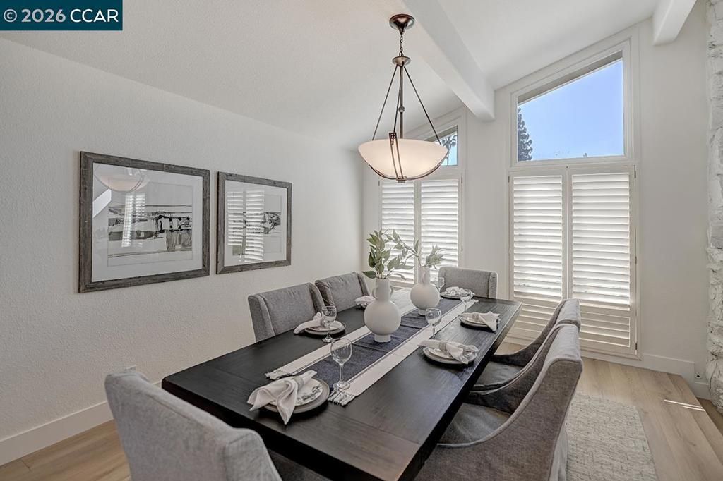 Image 11 of property listing at 2122 Dunblane Ct, Walnut Creek, CA 94598