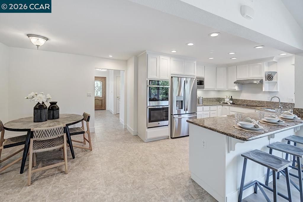 Image 18 of property listing at 2122 Dunblane Ct, Walnut Creek, CA 94598