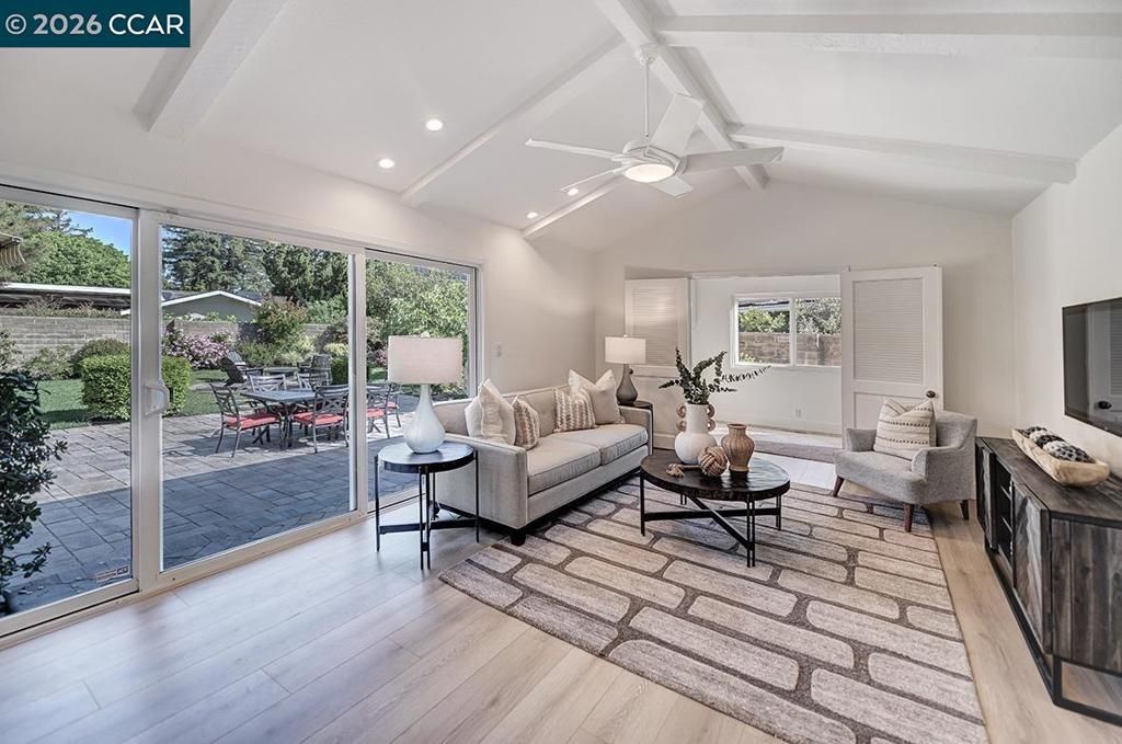 Image 22 of property listing at 2122 Dunblane Ct, Walnut Creek, CA 94598