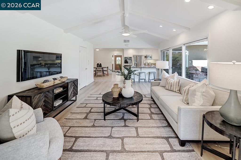 Image 27 of property listing at 2122 Dunblane Ct, Walnut Creek, CA 94598