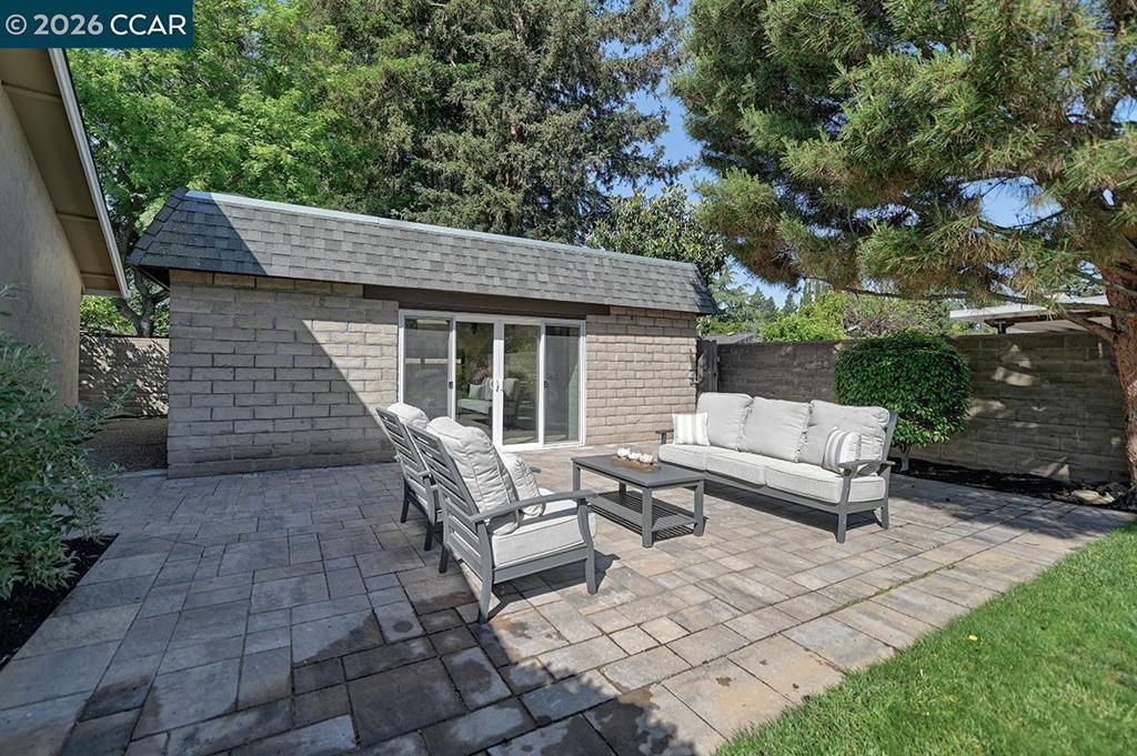 Image 33 of property listing at 2122 Dunblane Ct, Walnut Creek, CA 94598
