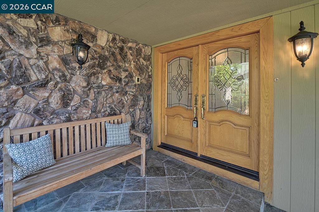 Image 4 of property listing at 2122 Dunblane Ct, Walnut Creek, CA 94598