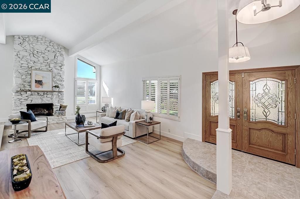Image 5 of property listing at 2122 Dunblane Ct, Walnut Creek, CA 94598