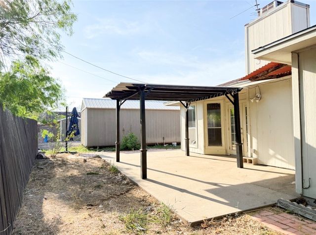 3927 Boyd Ave, Kingsville, TX 78363