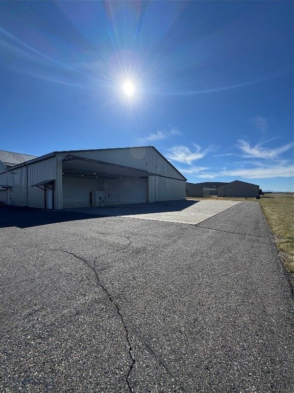 EU 2 Gallatin Field Airport, Belgrade, MT 59714 photo 3