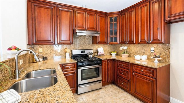 7353 W Ellena W 87, Rancho Cucamonga, CA 91730