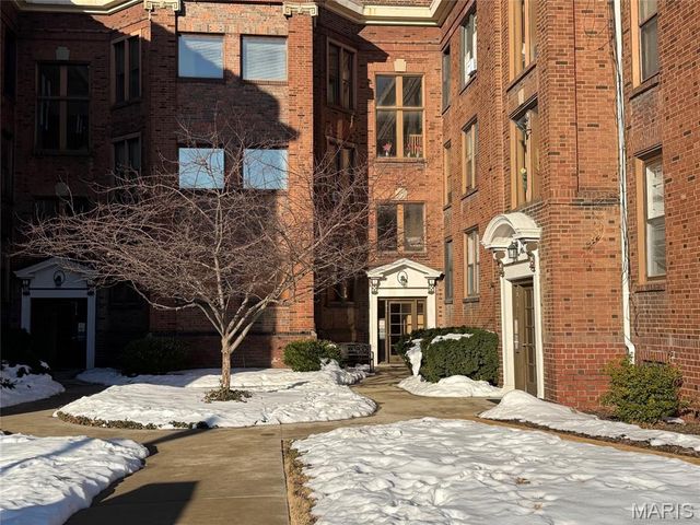 2017 S Grand Boulevard 304, St Louis, MO 63104