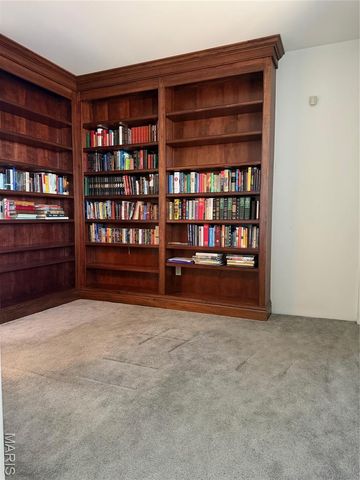 2017 S Grand Boulevard 304, St Louis, MO 63104