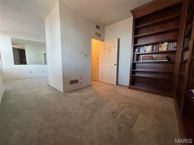 2017 S Grand Boulevard 304, St Louis, MO 63104