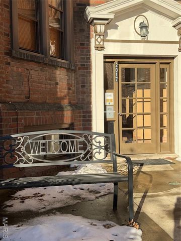 2017 S Grand Boulevard 304, St Louis, MO 63104